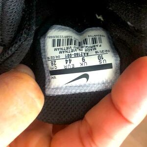 Nike tennis shoes, black/grey w white sole